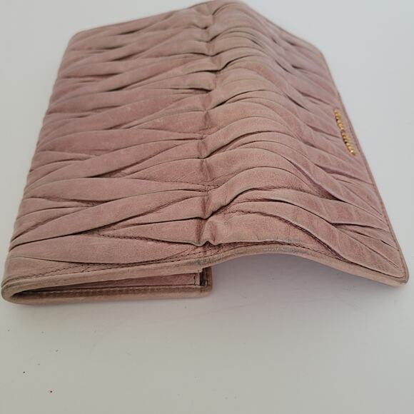 Miu Miu Wallet Matelasse Lilac Purple Large Card Holder Logo Leather Envelope - Picture 7 of 12